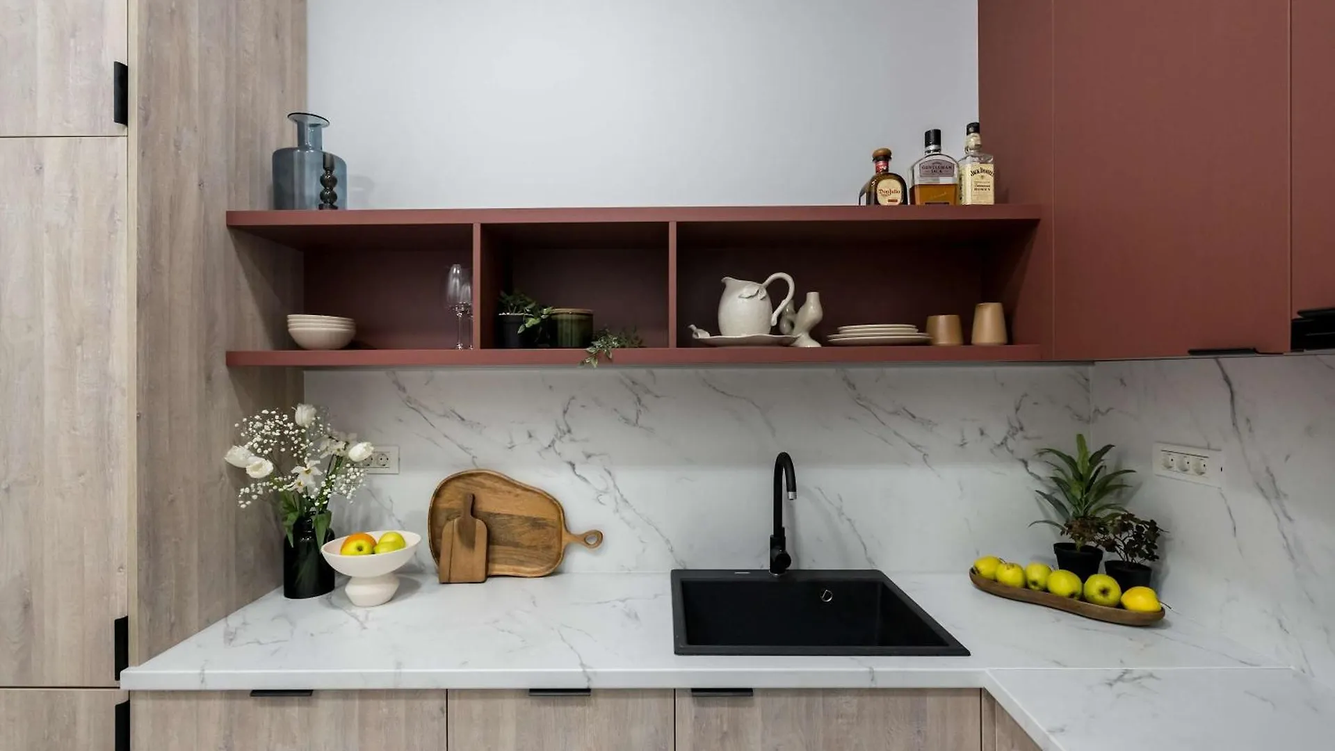 Elegant 3Br Retreat - Steps Away Cismigiu Gardens Apartment Bucureşti 0*,  România