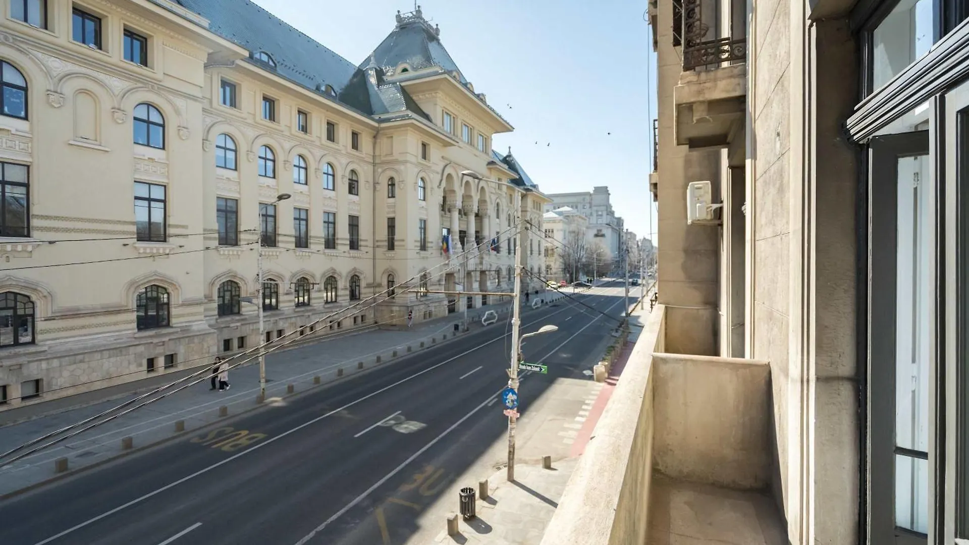 Elegant 3Br Retreat - Steps Away Cismigiu Gardens Apartment Bucureşti România