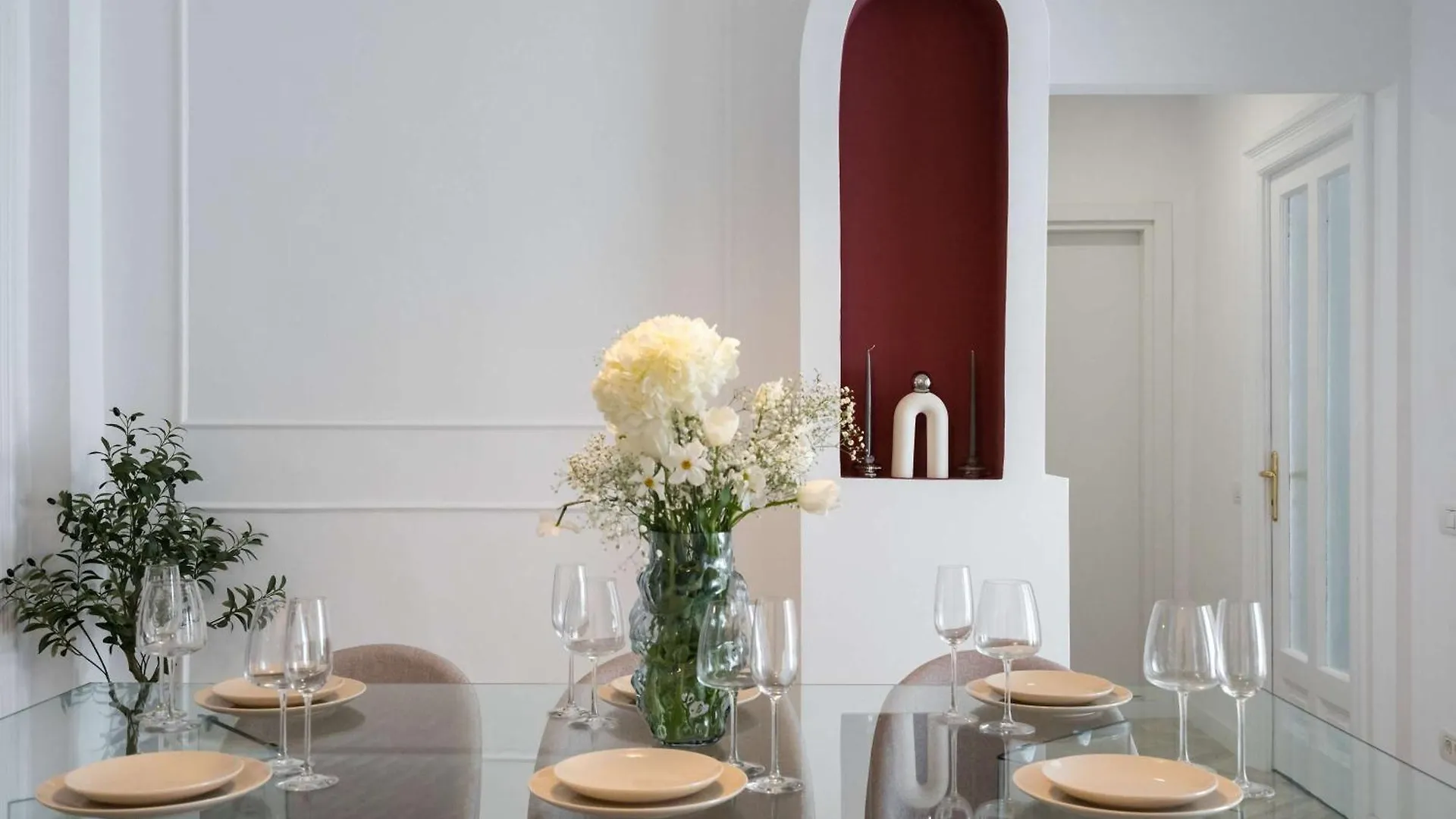 Elegant 3Br Retreat - Steps Away Cismigiu Gardens Apartment Bucharest 0*,