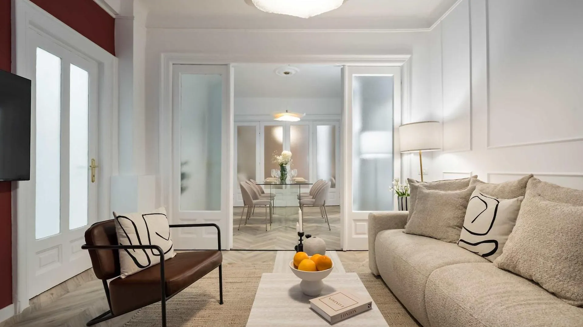 Elegant 3Br Retreat - Steps Away Cismigiu Gardens Διαμέρισμα Βουκουρέστι Ρουμανία