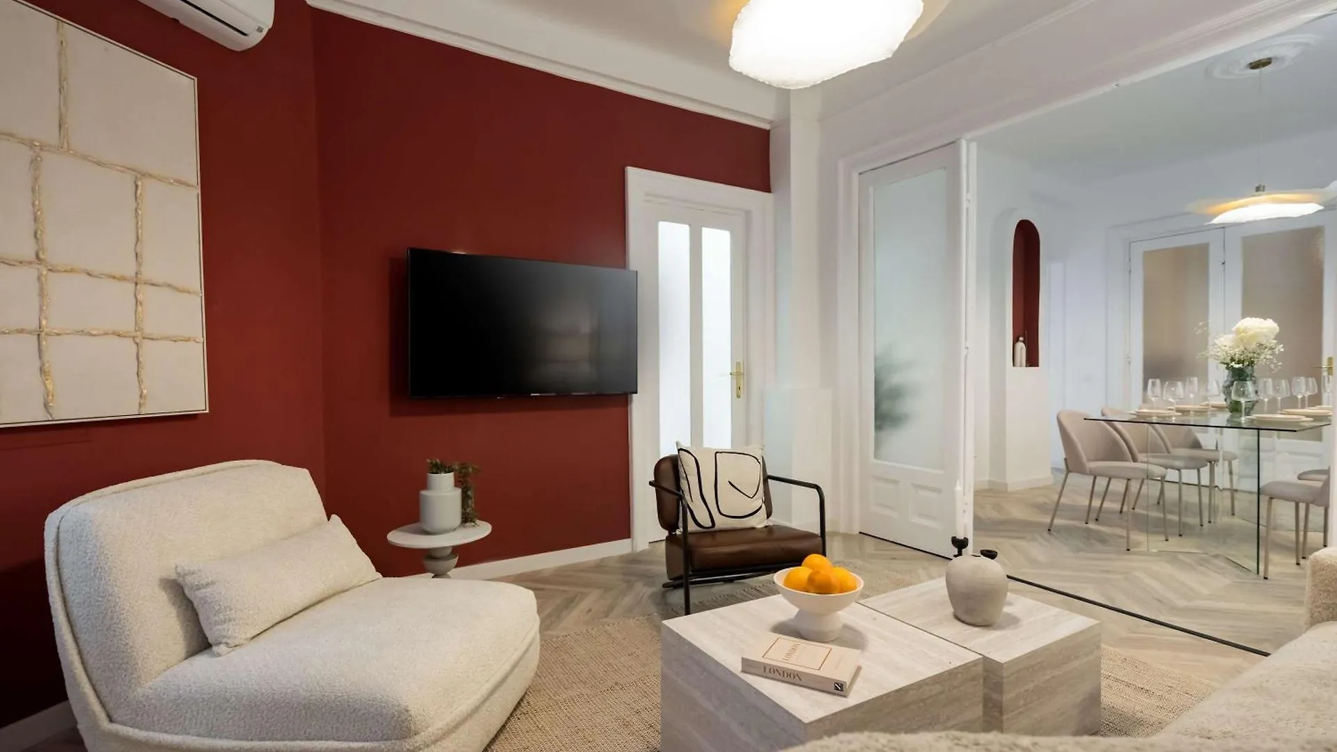 Elegant 3Br Retreat - Steps Away Cismigiu Gardens Διαμέρισμα Βουκουρέστι