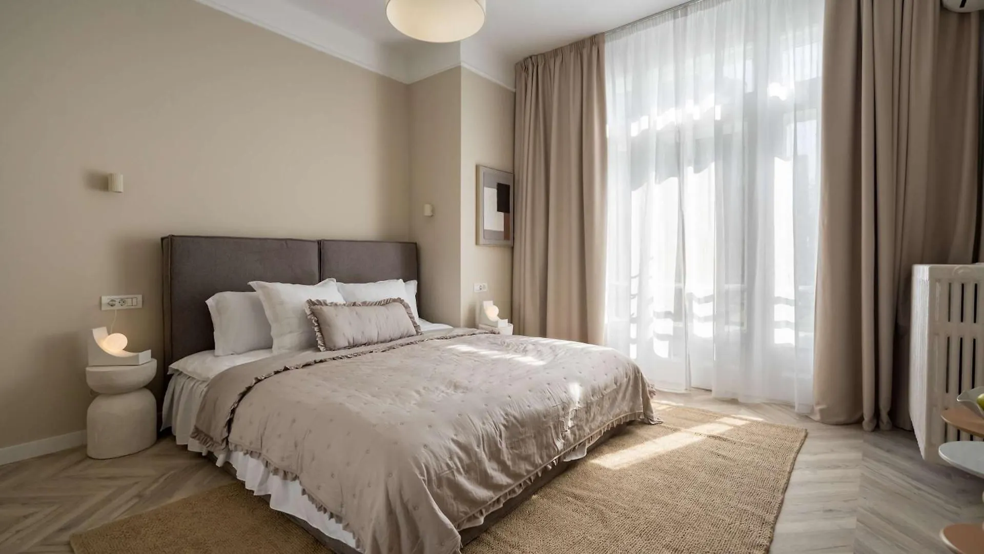 Apartamento Elegant 3Br Retreat - Steps Away Cismigiu Gardens Bucarest