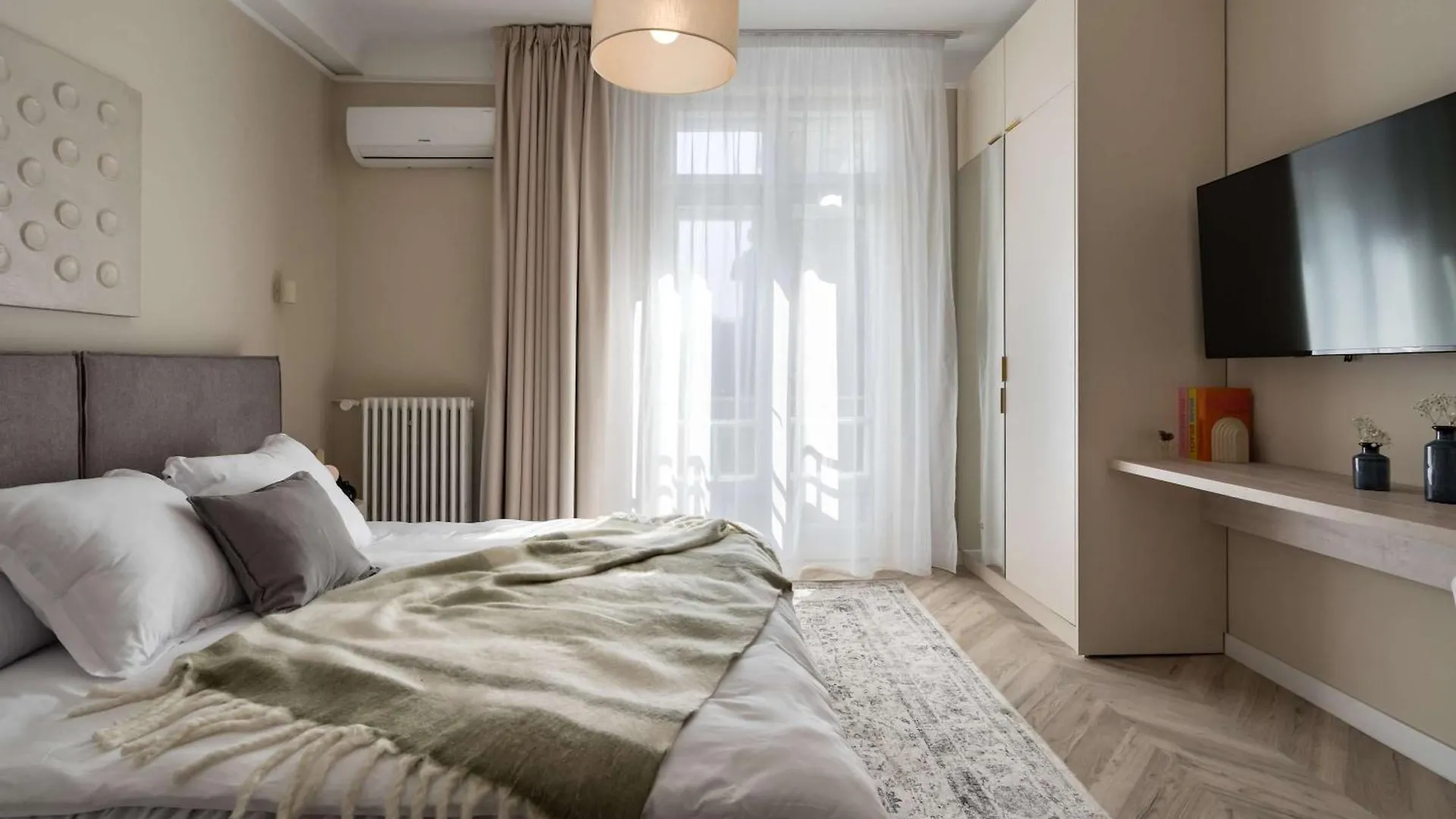 Apartamento Elegant 3Br Retreat - Steps Away Cismigiu Gardens Bucarest