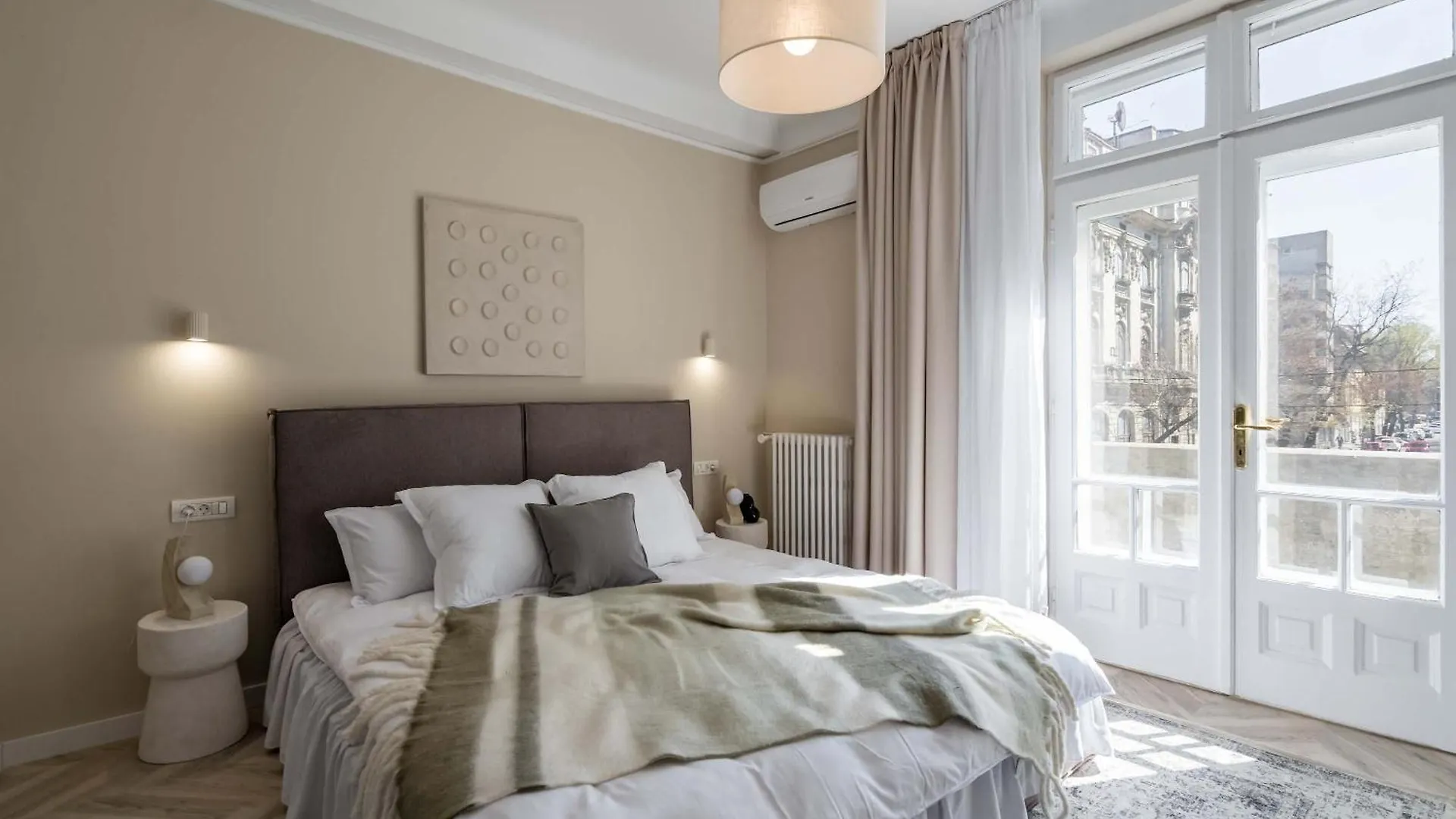 Apartamento Elegant 3Br Retreat - Steps Away Cismigiu Gardens Bucarest